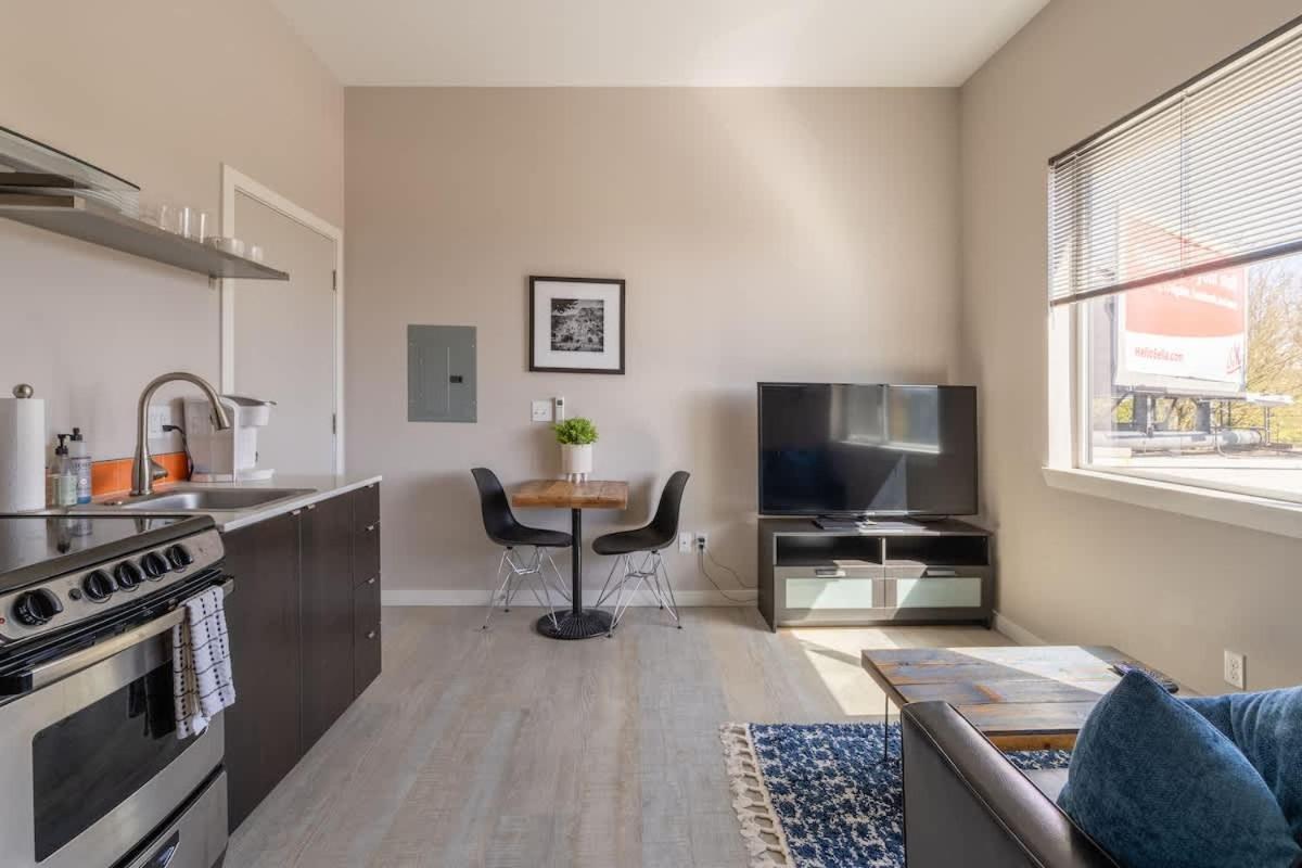 Sunny Studio Apartment - Food Carts, Coffee & Bars 波特蘭 外观 照片